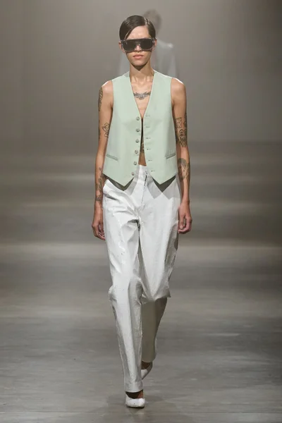 Look 12